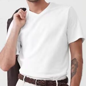 NWOT Mens Banana Republic white signature Midweight V neck Tee